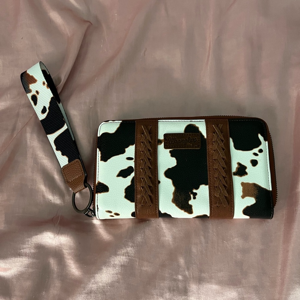 Cow print wrangler walette